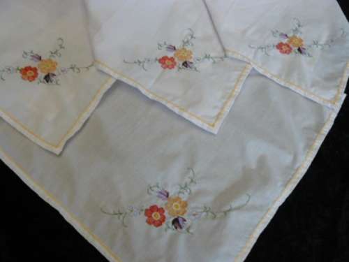 SET OF 4 X COTTON NAPPKINS OR SERVIETTES