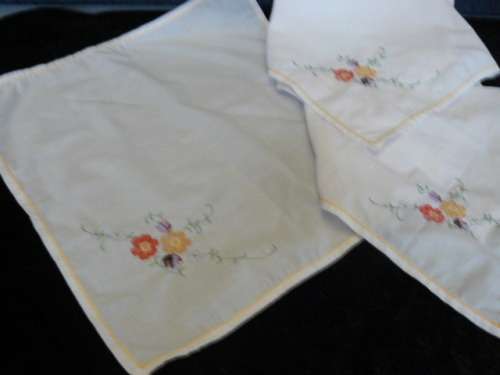 SET OF 4 X COTTON NAPPKINS OR SERVIETTES