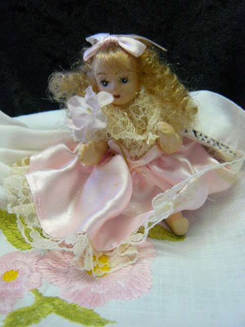 DAINTY AND PRETTY FLOWER FAERIE - MOVING LIMBS DOLL FIGURINE