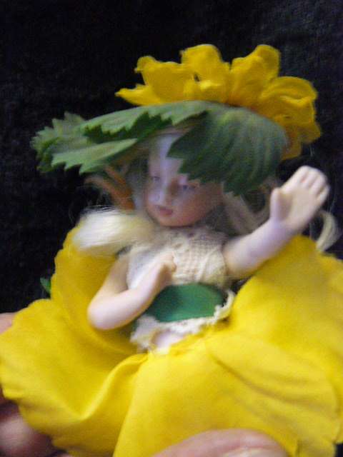 PORCELAIN FLOWER FAERIE DAINTY AND PRETTY