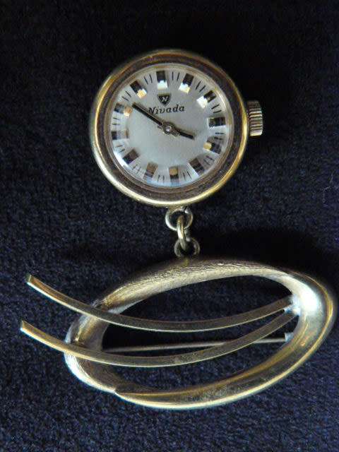 SWISS NIVADA BROOCH-WATCH C1960 GOLD PLATED WORKING HAND WIND