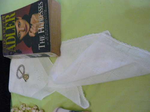 MIXED LOT FOR THE LADIES !@! HANKIES, GLOVES, BAG, WOODEN TRINKET, NOVEL ODDS AND ENDS !@!.......