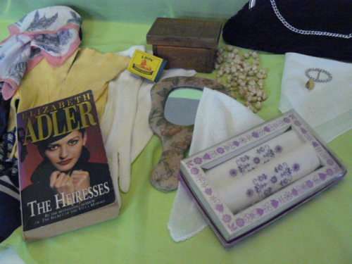 MIXED LOT FOR THE LADIES !@! HANKIES, GLOVES, BAG, WOODEN TRINKET, NOVEL ODDS AND ENDS !@!.......