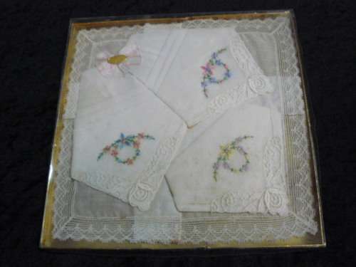 VINTAGE COTTON EMBROIDERED HANKIES