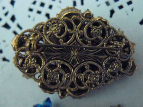 FILIGREE BROOCH AND EARRINGS LOVELY !@!@!@! SO PRETTY