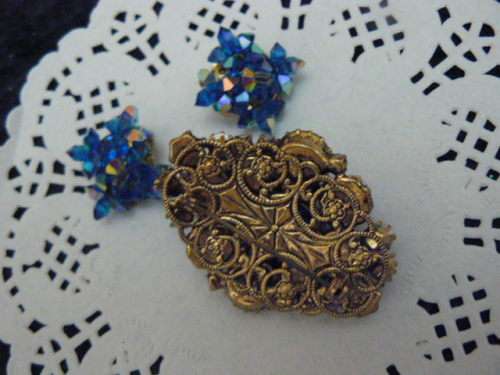 FILIGREE BROOCH AND EARRINGS LOVELY !@!@!@! SO PRETTY