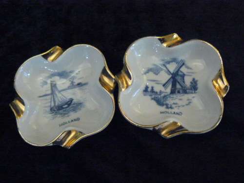 BLUE AND WHITE GOLD RIMED ASHTRAYS X 2
