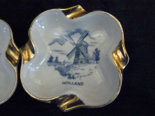 BLUE AND WHITE GOLD RIMED ASHTRAYS X 2
