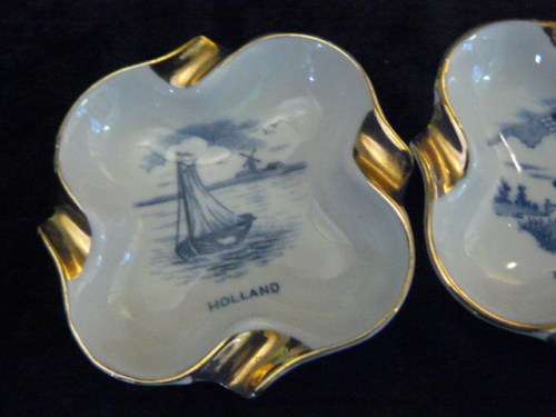 BLUE AND WHITE GOLD RIMED ASHTRAYS X 2