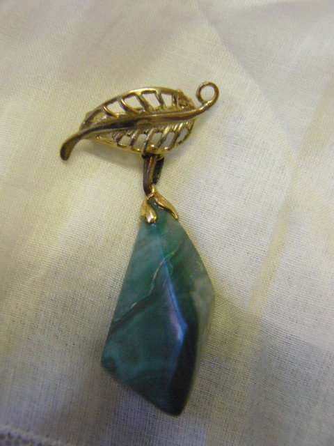 MALACHITE HEALING STONE BROOCH - PENDANT LOVELY
