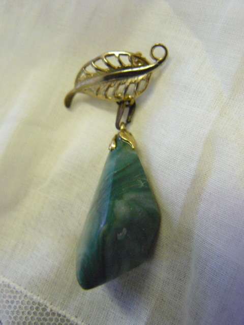 MALACHITE HEALING STONE BROOCH - PENDANT LOVELY
