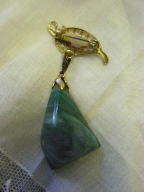 MALACHITE HEALING STONE BROOCH - PENDANT LOVELY