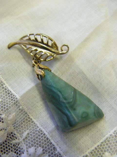 MALACHITE HEALING STONE BROOCH - PENDANT LOVELY