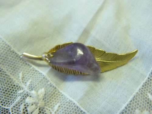 SEMI PRECIOUS STONE BROOCH