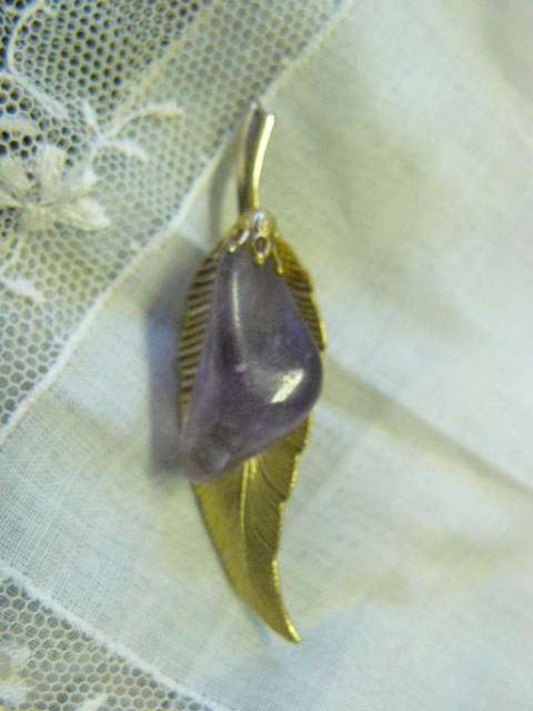 SEMI PRECIOUS STONE BROOCH