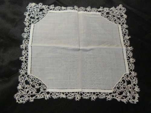 VINTAGE COTTON HANKIE TATTING WORK AMAZING !@!@!@!