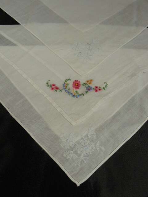 VINTAGE COTTON EMBROIDERED HANKIES X3