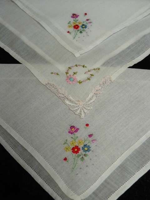 VINTAGE COTTON EMBROIDERED HANKIES X 3