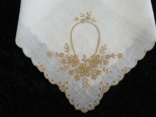 VINTAGE COTTON EMBROIDERED HANKIE FINE