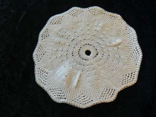 VINTAGE COTTON HAND KNITTED DOILLIE 21 CM