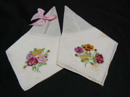 VINTAGE COTTON EMBROIDERED HANKIES X2