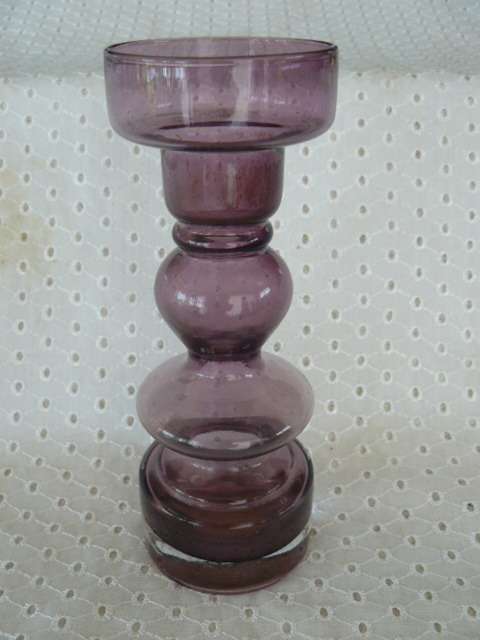 GLASS VASE