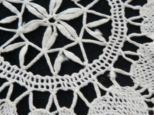 VERY FINE 19 CM COTTON HAND CROCHETED DOLLIE