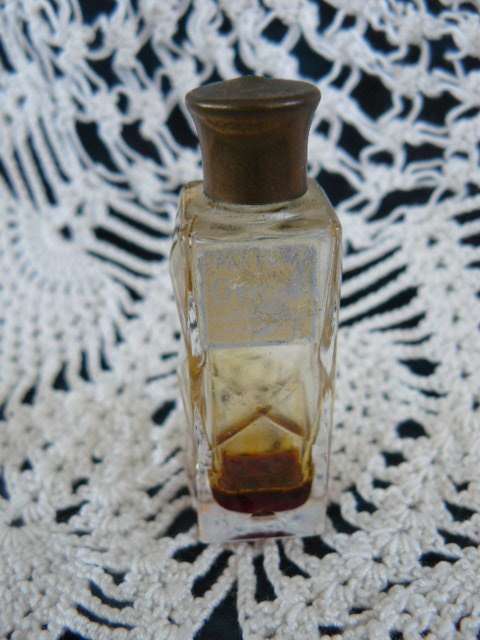 VINTAGE REFILLABLE GLASS MINIATURE PERFUME BOTTLE