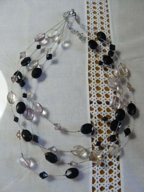 4 STRAND BEADED NECKLACE IN GOOD CONDITION 47 CM LONG