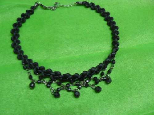 Very pretty material knotted necklace with blackheads