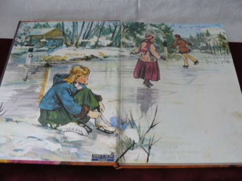 LITTLE WOMEN