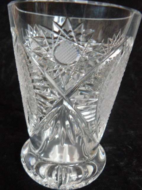 CRYSTAL VASE STUNNING GENUINE CRYSTAL !!!!!