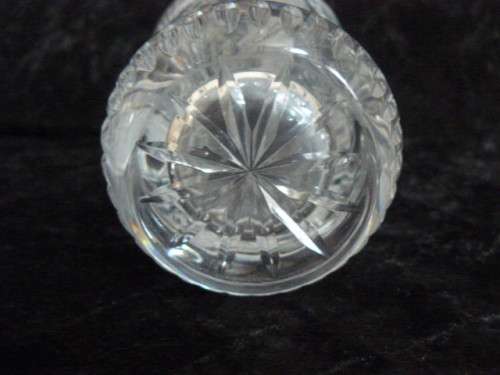 CRYSTAL VASE STUNNING GENUINE CRYSTAL !!!!!