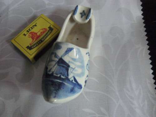 DELFT'S ASHTRAY CLOG