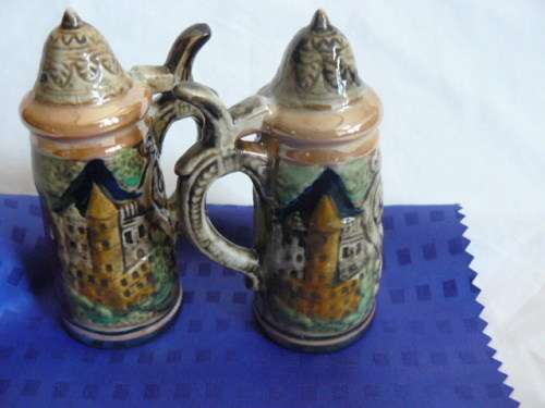 SALT AND PEPPER SET