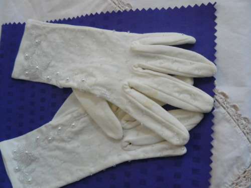 STUNNING HAND BEADDED GLOVES