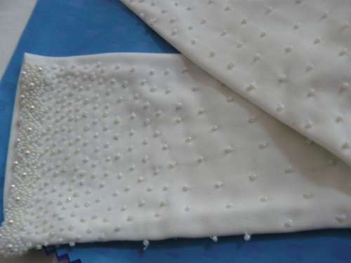 STUNNING HAND BEADDED GOVES