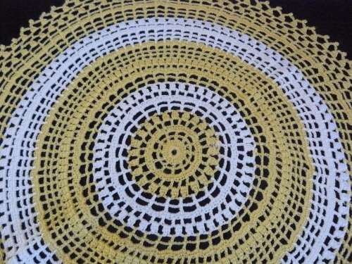 YELLOW AND WHITE COTTON DOILIE