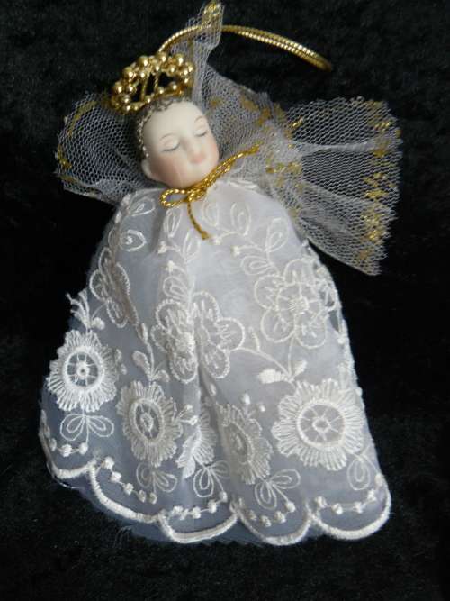 PORCELAIN ANGEL BABY SLEEPING