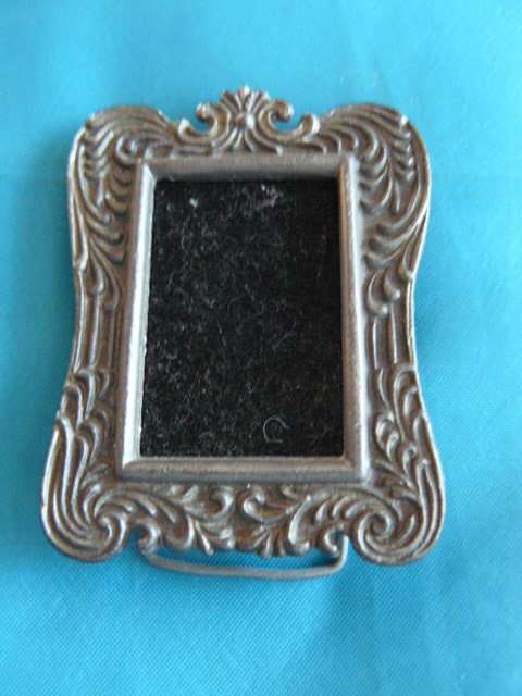 SILVER METAL PHOTO FRAME