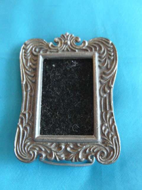 SILVER METAL PHOTO FRAME