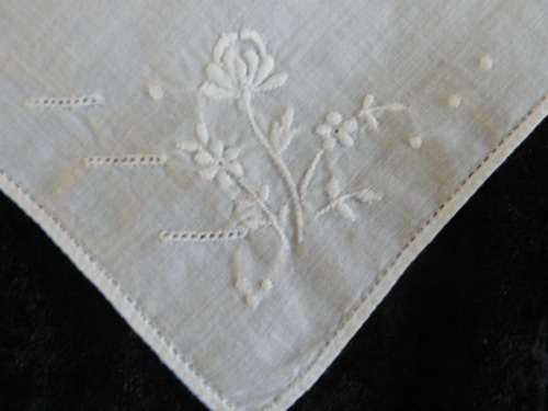 COTTON EMBROIDERED HANKIES X 3