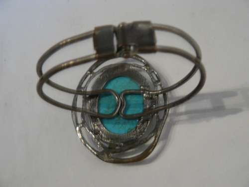 SILVER TONED CLIP ON BRACELET WITH SEMI PRECIOUS STONE