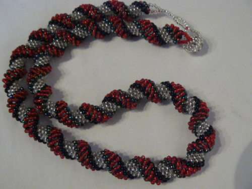STUNNING BEADED NECKLACE