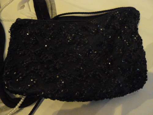 VINTAGE BEADED CLUTCH BAG AND FASHION NECKLACE