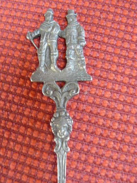 SILVER TONED DETAILED FORK