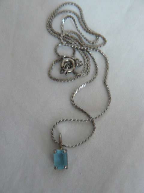 SILVER TONED NECKLACE WITH BLUE STONE
