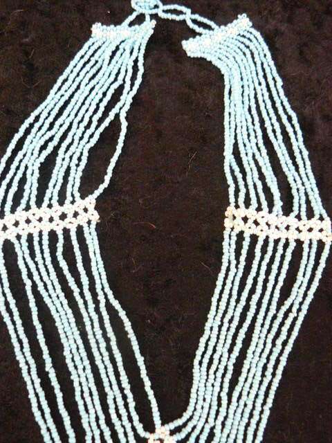 A STUNNING HAND BEADDED NECKLACE