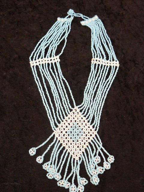 A STUNNING HAND BEADDED NECKLACE