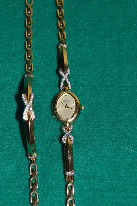 Beautiful set,  tempo quarts watch and matching bracelet like new